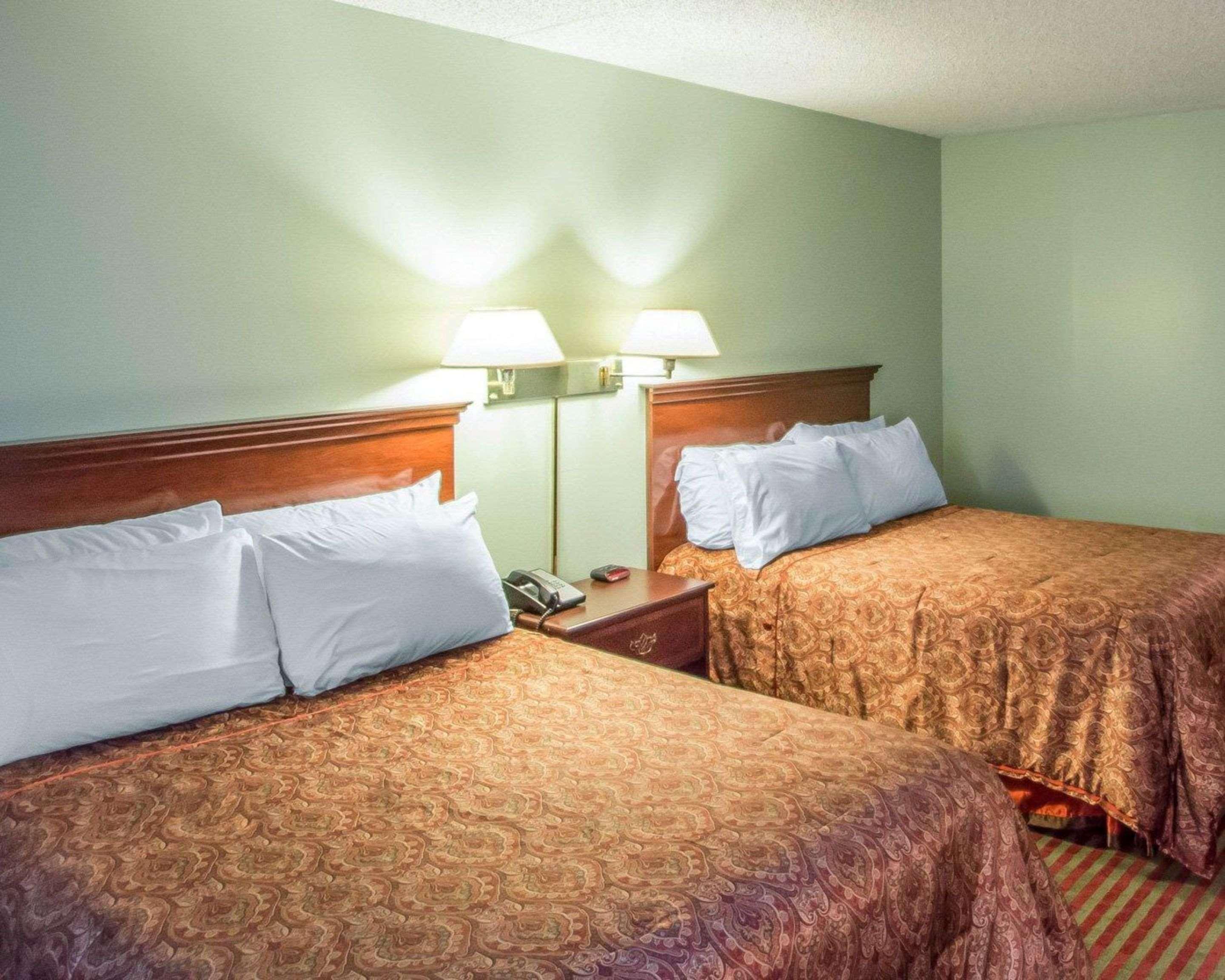 Rodeway Inn Lakeville Eksteriør bilde