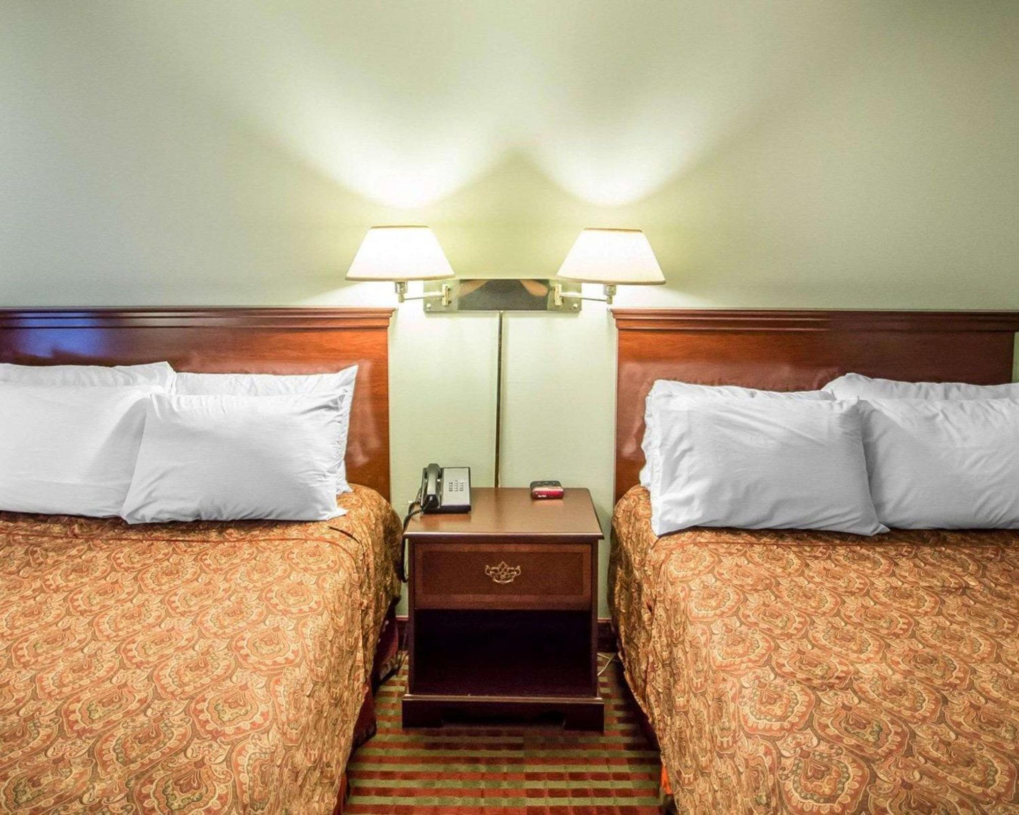 Rodeway Inn Lakeville Eksteriør bilde